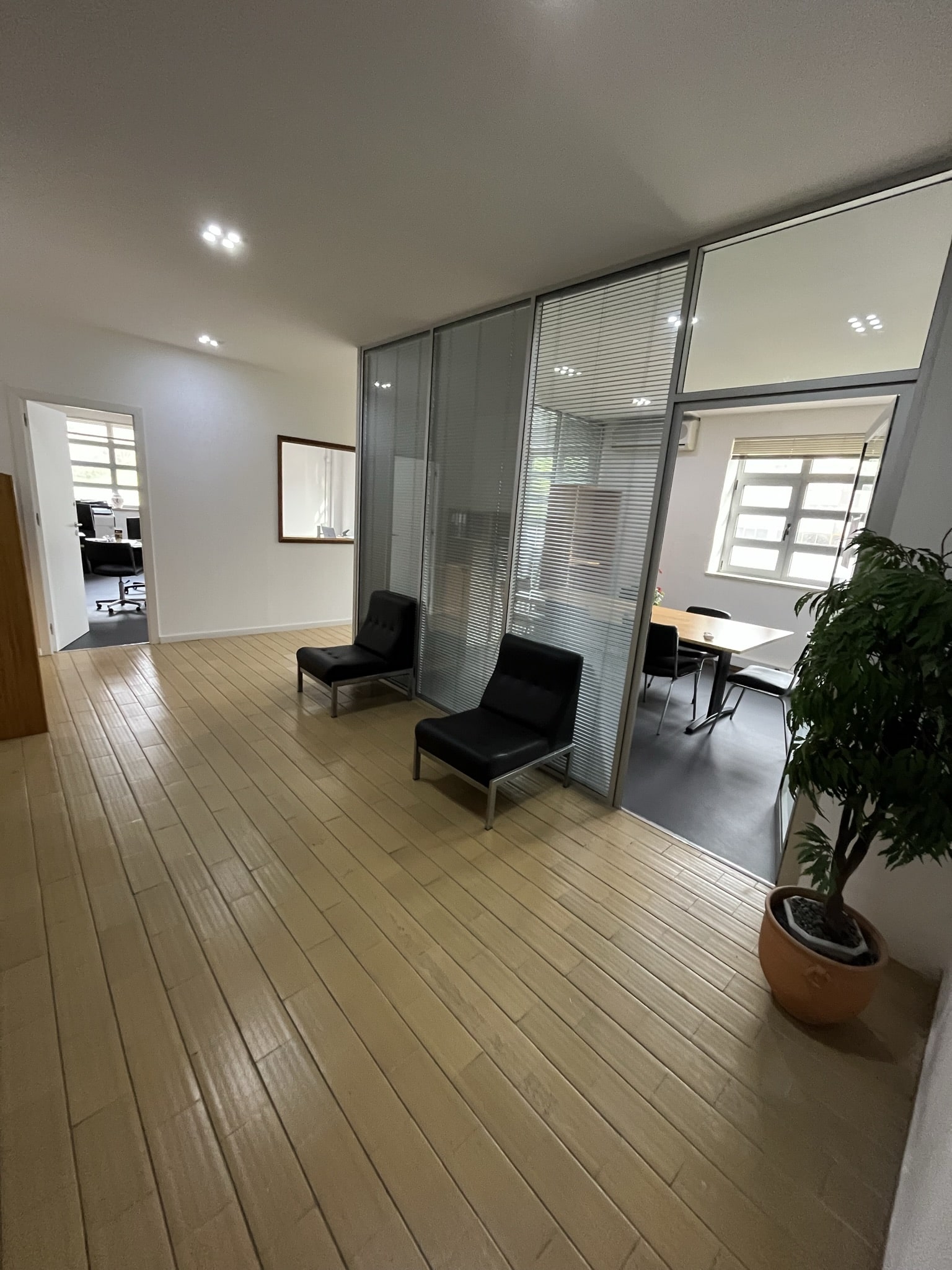 Hall Madalena & Ana Ferreira, LDA Formação e consultoria