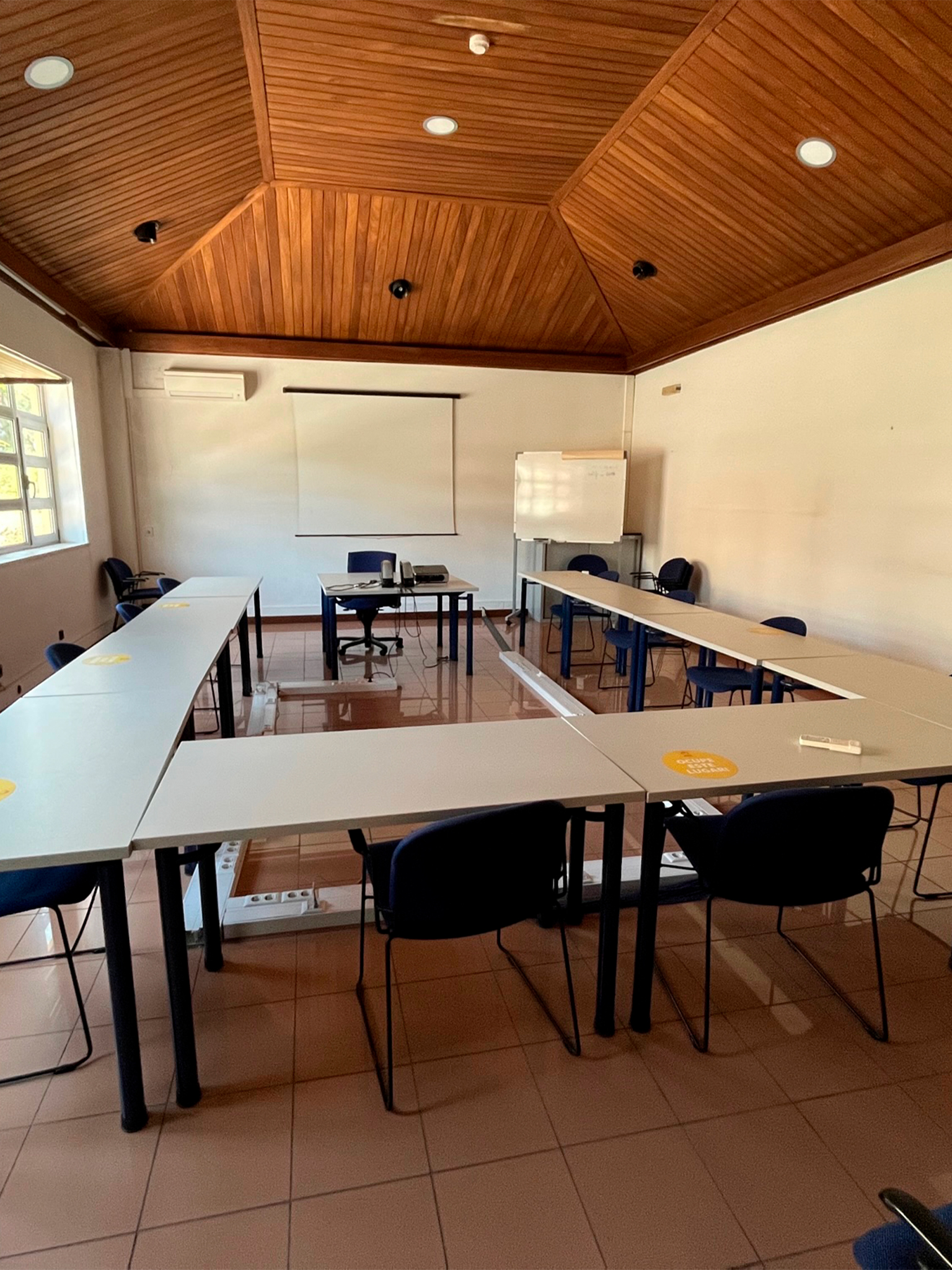 Madalena & ana ferreira, LDA Formação e consultoria sala de formação lufapo Hub